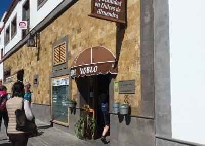 Banderola publicitaria instalada en Dulcería Nublo