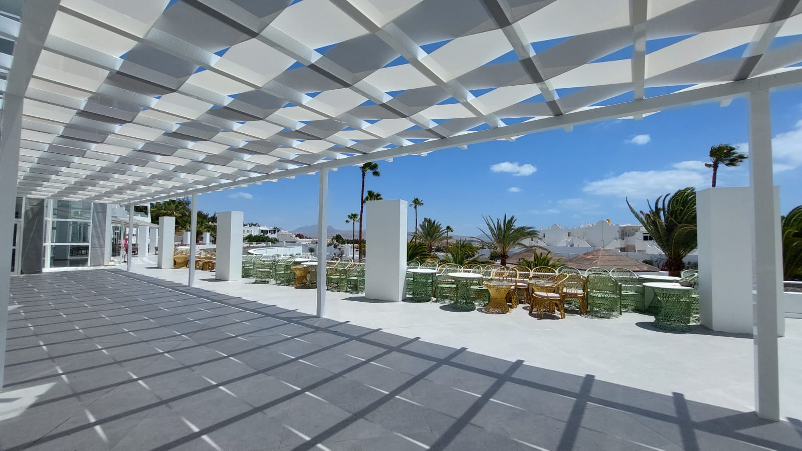 Instalación pérgola lonas tensadas