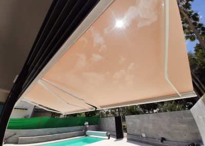 Toldo cofre instalado en vivienda
