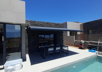 Toldo cofre instalado en vivienda